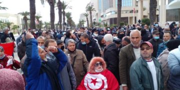 14 janvier: Issam Chebbi annonce avoir été victime de violences policières