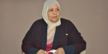Saida Akermi lève son sit-in et entre en grève de la faim