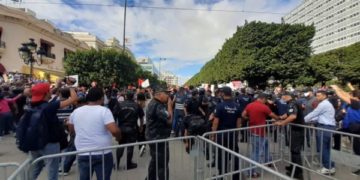 Décès du manifestant: Ennahdha réclame la démission de Taoufik Charfeddine