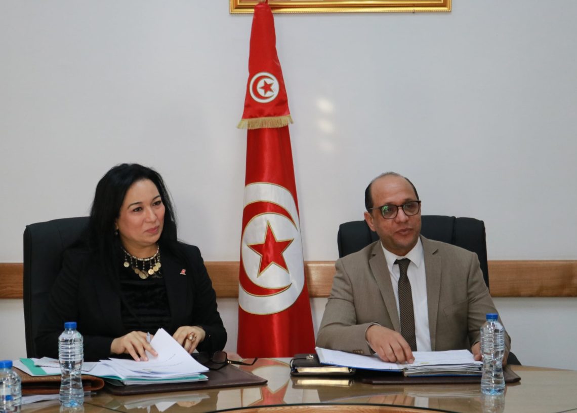 Congé maternité et paternité : séance de travail commune entre Amel Belhaj Moussa et Malek Zahi