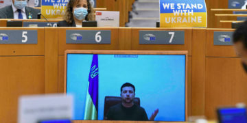 Volodymyr Zelensky au Parlement européen: « ne nous lâchez pas »