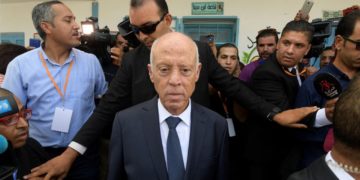 Consultation nationale: Kais Saied fait cavalier seul