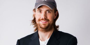 Australie: Mike Cannon-Brookes, le milliardaire qui veut racheter les centrales à charbon  pour les fermer