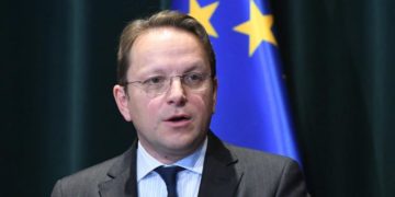 Soutien financier de l&rsquo;UE: Oliver Varhelyi reporte sa visite en Tunisie