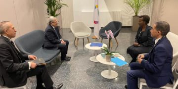 Othman Jerandi rencontre Louise Mushikiwabo à Paris