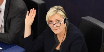 Un rapport accuse la candidate Marine le Pen de détournements de fonds au Parlement européen