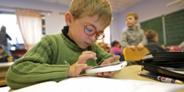 Smartphones, le nouveau fléau des collèges