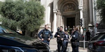 France: un prêtre agressé au couteau à Nice par un « déséquilibré »