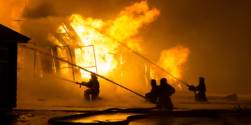 France: un algérien et deux tunisiens placés en détention pour incendie criminel