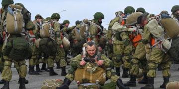 Repli des troupes russes, livraisons d&rsquo;armes, évacuations de civils… En Ukraine ces dernières heures