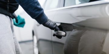 La voiture du ministre de la Défense cambriolée