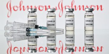 L&rsquo;usage du vaccin Johnson & Johnson limité en raison de risques de caillots sanguins