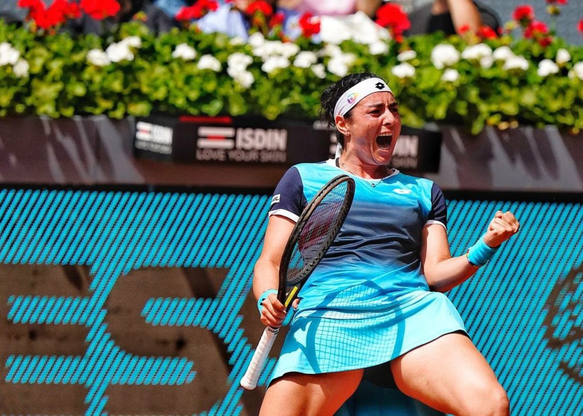 Ons Jabeur bat Ekaterina Alexandrova ( 2-0) et file en finale. Grandiose Ons!