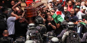 Une enquête ouverte sur les violences lors des funérailles de Shireen Abu Akleh