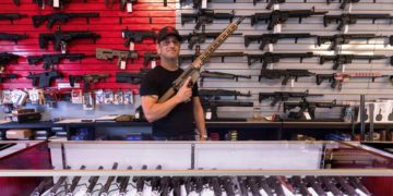 Etats-Unis: le droit au port d&rsquo;armes hors domicile, consacré par la Cour suprême