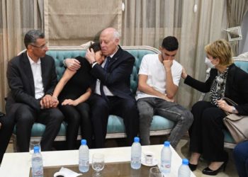 Kais Saied et son épouse  présentent leurs condoléances au ministre de l’Intérieur