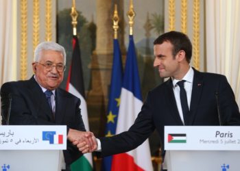 Cisjordanie: Emmanuel Macron s&rsquo;entretient au téléphone avec Mahmoud Abbas