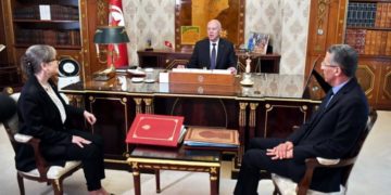 Kais reçoit Nejla Bouden et Taoufik Charfeddine