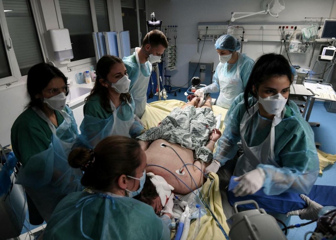 France: le personnel de santé non vacciné reste suspendu