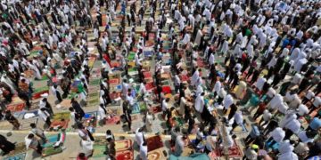 Pour accélérer la formation d&rsquo;un gouvernement en Irak, le leader chiite Moqtada al-Sadr mobilise une prière collective