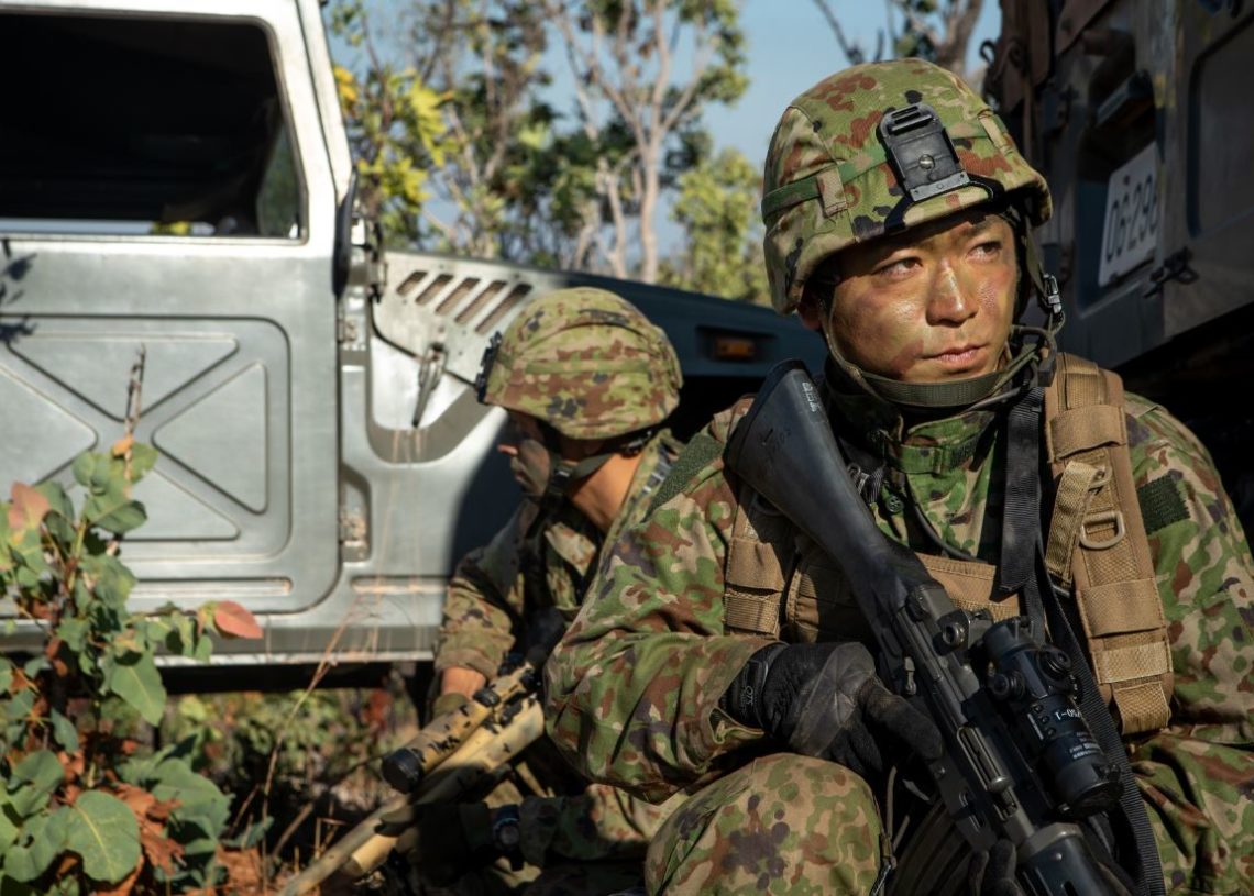 Le Japon préoccupé par ses voisins russes, chinois et nord-coréens…s’interroge sur ses dépenses militaires