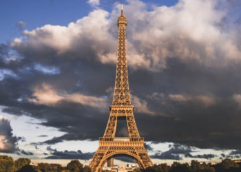 La tour Eiffel a du plomb dans l&rsquo;aile