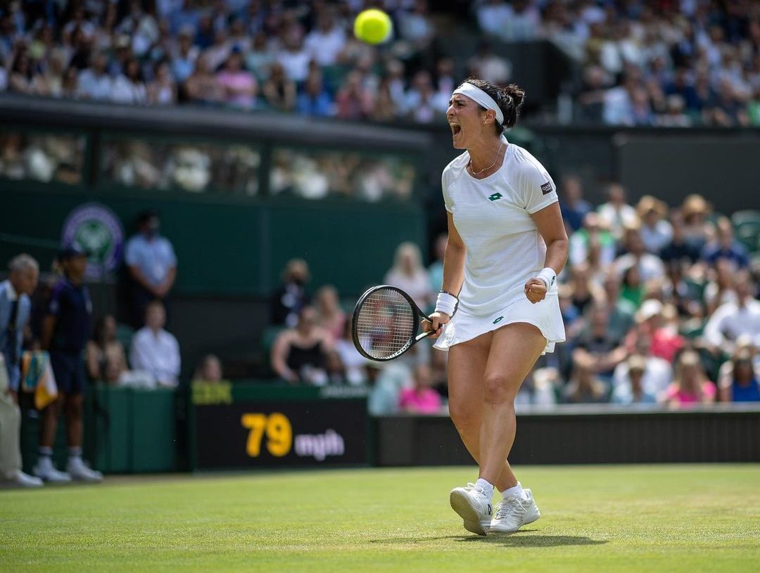 Ons Jabeur bat Bouskova (2-1) et se qualifie avec brio aux 1/2 finales.
