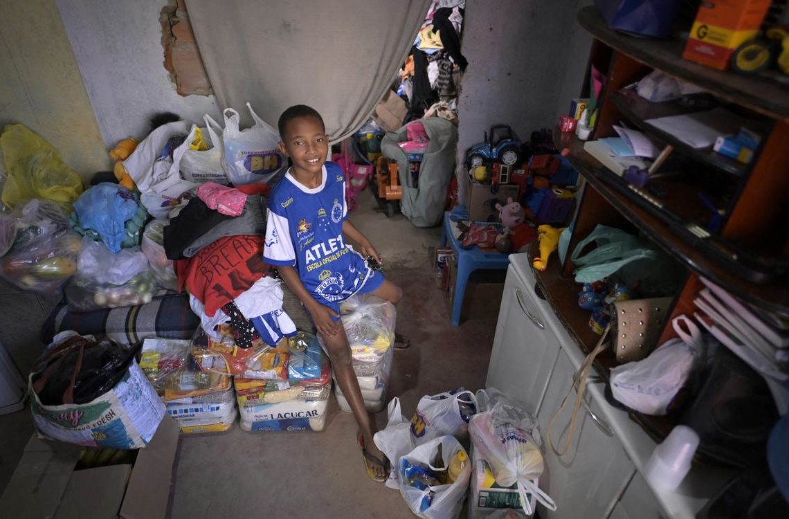 « Monsieur l’agent, on n’a rien à manger à la maison »: l’appel d’un enfant affamé à la police mobilise tout le Brésil