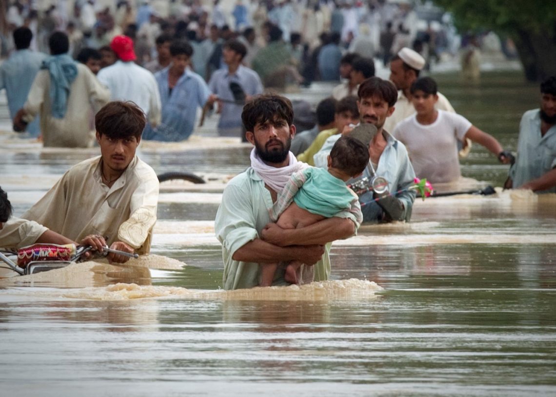 Un tiers du Pakistan sous les eaux, au moins 1130 décès