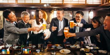 « Saké Viva »: Pour renflouer ses caisses, le Japon lance une campagne pour inciter les jeunes à la consommation d&rsquo;alcool