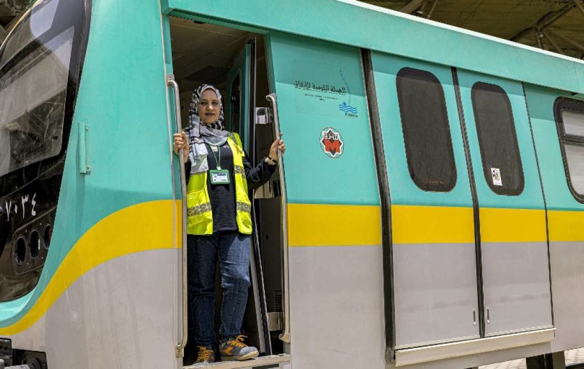 Egypte: une première, deux femmes aux manettes du métro