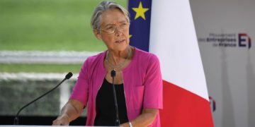 Elisabeth Borne au Medef, appelle les entreprises à la « sobriété énergétique »