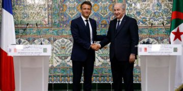 Macron et Tebboune scellent une « nouvelle dynamique irréversible » entre la France et l&rsquo;Algérie