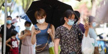 Chine: Plus 80 000 touristes bloqués sur une île en raison d&rsquo;un foyer Covid