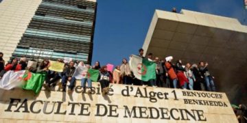 Algérie: des professeurs publient une étude collective  pour alerter sur la violence qui gagne les universités