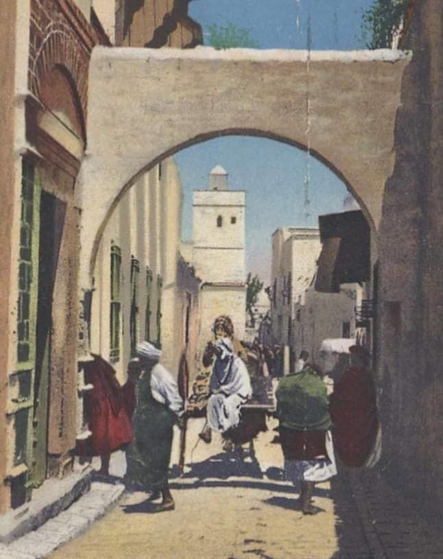 Un piéton à Tunis : À la rue du Pacha