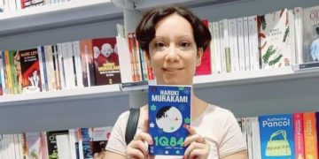 Aroua Taamallah, enseignante universitaire, Dr en informatique et animatrice de la chaîne YouTube « Aroua reads »