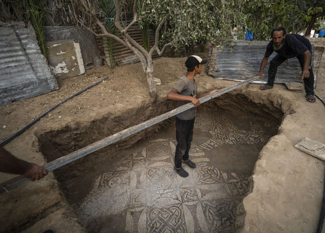 Une mosaïque de l&rsquo;ère byzantine découverte par un agriculteur à Gaza