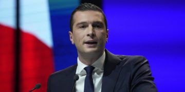 Le Rassemblement National et Renaissance s&rsquo;accordent pour enquêter sur les financements étrangers des partis