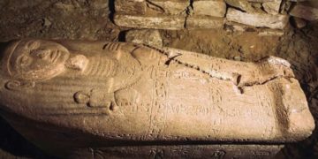 Egypte: le sarcophage d &lsquo;un haut fonctionnaire de Ramses II dévoilé