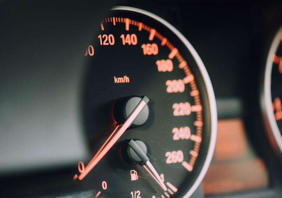 Véhicules: trafiquer le compteur kilométrique, une technique qui devient monnaie courante en Algérie