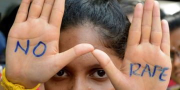 Une jeune indienne de la caste des « intouchables » violée et brûlée vive, meurt de ses blessures