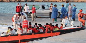Migration illégale: une enfant de 4 ans traverse seule la Méditerranée  et arrive à Lampedusa