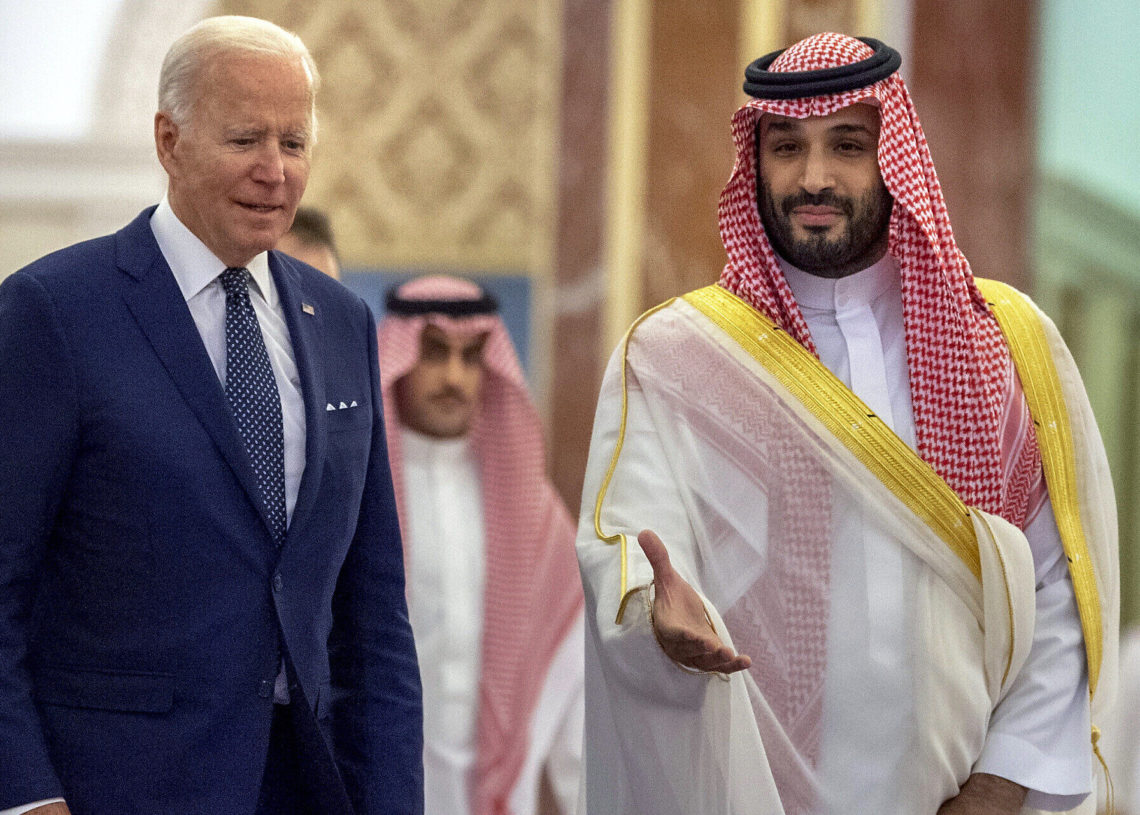 Joe Biden menace l’Arabie Saoudite de sanctions suite à l’annonce de l’Opep+ sur la production de pétrole