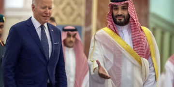 Joe Biden menace l&rsquo;Arabie Saoudite de sanctions suite à l&rsquo;annonce de l&rsquo;Opep+ sur la production de pétrole