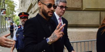 Procès de Neymar: la justice espagnole rétropédale et retire toutes ses accusations