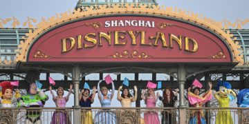 Stratégie zéro Covid: plus de 6000 confinés à Disney en Chine