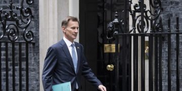 Royaume-Uni: malgré la récession, le ministre des finances annonce un budget d&rsquo;austérité