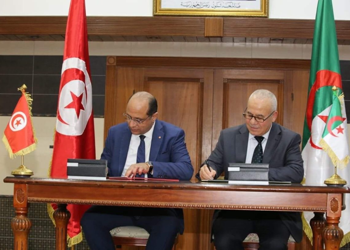 Signature d’un protocole d’accord sur le travail et les relations professionnelles avec l’Algérie