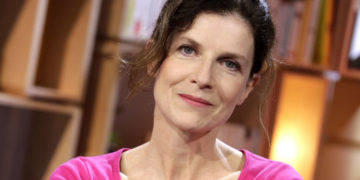 La française Emmanuelle Bayamack-Tam remporte le prix littéraire Médicis